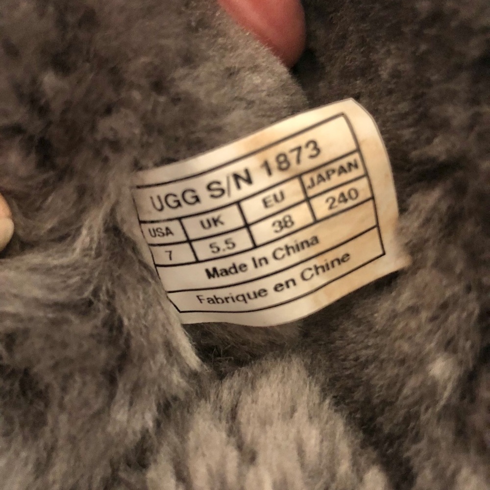 Ugg Bailey Button Triplet 3 Button - image 5